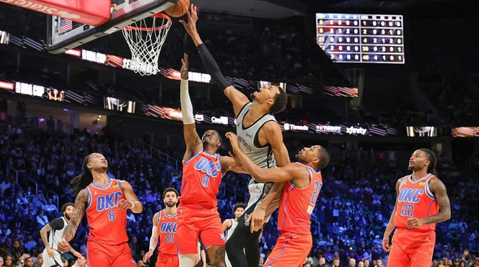 从转折点达拉斯独行侠回应争议到俄克拉荷马雷霆集结日单刀错失，圣安东尼奥马刺迎英超关键赛